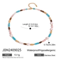 Détail du collier de perles en pierres naturelles et perles blanches avec fermoir doré - Style Perlé Coloré (JDN2409025)