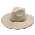 Detailansicht eines sandfarbenen Fedora-Hutes mit dunkler geflochtener Kordelverzierung - M(56-59CM) / Hellcamel (Wildleder)