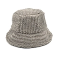 Dettaglio della trama del cappello alla pescatora in sherpa grigio caldo e soffice - M (56-58cm) / Grigio