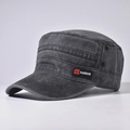 Vue détaillée d'une casquette militaire en coton gris délavé avec son logo mode. - Réglable / Noir
