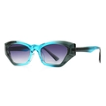 Occhiali da sole geometrici cat-eye con montatura verde acqua e lenti viola sfumate - Montatura Sfumata Blu Lente Doppia Grigia