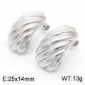 Orecchini a cerchio a C color argento 25x14mm con design a strisce vintage testurizzate - Striscia di Croissant Colore Acciaio (KE111645-KFC)