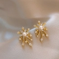 Orecchini a fiocco di neve con perle e nappe in zircone su seta color champagne - Oro