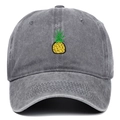 Cappellino da baseball grigio scuro lavato con ricamo ananas giallo su fondo bianco - Grigio