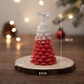 Christmas tree scented candle with red and white gradient design on a wooden base - Red Cedar Tree (Sweet Berry) / 5.7x9.5cm
