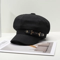 Berretto newsboy nero strutturato con fascia in pelle e fibbia metallica dorata a H - Taglia unica / Nero