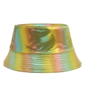 Gros plan du chapeau bob holographique arc-en-ciel avec finition métallique et coutures - L (58-60cm) / Dégradé Holographique Jaune Vert Bleu (6#)
