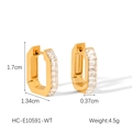Dettaglio orecchini a U dorati con dimensioni 1,7cm di altezza e pietre in zirconia - Stile Zirconia Bianca Dorato (HC-E10591-WT)