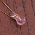 Flammenförmiger Anhänger aus rosa Edelstein an goldener Kette als Parfümflasche - NSN0227 Rosenquarz