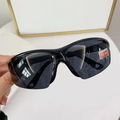 Gafas de sol deportivas negras envolventes con protección UV400 para ciclismo - Marco Negro Lente Gris