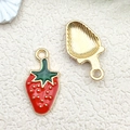 Zwei rote Erdbeer-Anhänger aus Emaille mit Gold-Finish für DIY-Schmuckherstellung - 1 Stück Erdbeeranhänger 11x21mm