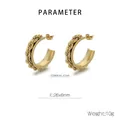 Makroansicht der C-förmigen goldenen Creolen aus Edelstahl mit Maßen von 26x6mm - Gold (KE113279-HM)