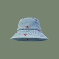 Chapeau bob en denim bleu clair avec broderie coeur rouge et style vintage protection - M (56-58cm) / Bleu clair