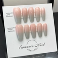 Handgefertigte Kunstnägel mit elegantem Rosa-Grau-Farbverlauf auf einer Display-Karte - Extra Klein (XS) / Milchgrün Farbverlauf