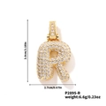 Ciondolo lettera R placcato oro 18K con zirconi incastonati e misure dettagliate - Pendaglio oro lettera R