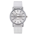 Montre à quartz minimaliste avec bracelet en maille argentée et cadran blanc pour couples - Argent