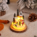Nahaufnahme eines leuchtenden Lebkuchenhauses aus Harz mit Weihnachtsmann und LED-Licht - Stil A