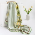 Foulard en soie vert de style français avec motifs floraux jaunes et géométriques - 90*90cm / Jacquard Vert Clair