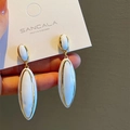 Elegante weiße Emaille-Tropfenohrringe mit vergoldeten Messingrahmen für Damen - Weiß Emaille