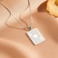 Collana in acciaio argento con ciondolo opaco asso di cuori su sfondo di seta fine - Argento