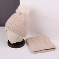 Ensemble hiver bonnet et écharpe en maille beige avec pompon en fausse fourrure - Ensemble bonnet et écharpe en tricot torsadé beige