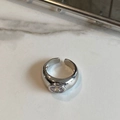 Anello in ottone argentato con zircone cubico rotondo e design regolabile aperto - Taglia unica / Argento Zircone Bianco