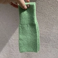 Calentadores de punto grueso en verde bosque con puños acanalados y diseño texturizado - Punto de Musgo-Verde Hierba