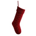 Roter Weihnachtssocken aus Strick mit Zopfmuster für festliche Weihnachtsdekoration - Purpurrot