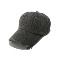 Detalle de gorra de béisbol con estampado de leopardo, anillos metálicos y agujeros punk - M (56-58cm) / Gris