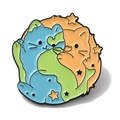 Kreative Emaille-Anstecknadel Katzen-Erde mit bunten Kätzchen und goldenen Sternen - Katze Erde