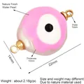 Perla d'acqua dolce naturale con motivo occhio del male e ganci dorati - Occhio del Male Rosa (L344496)