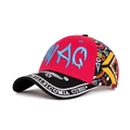 Cappellino rosso con ricamo SWAG blu e pannelli laterali fantasia su sfondo bianco - Rosso