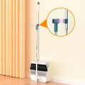 Set scopa e paletta bianco e blu con manico lungo e pettine raschiatore per la pulizia - [attacco Magnetico] Set Pieghevole In Due Pezzi Bianco