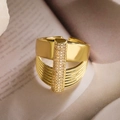 Minimalistischer vergoldeter Ring mit Zirkonia und mehrschichtigem hohlem Design - Einstellbar Offen / 14013-Gold Hohl Gestreifter Stil