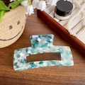 Oversized acetate shark hair claw clip in blue and white marble mosaic texture - Dazzling Green 13cm