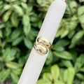 Verstellbarer 18K vergoldeter offener Ring mit gewellten Zirkonia Steinen im minimalistischen Stil - Schlangenwelle