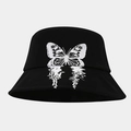Dettaglio di un cappello da pescatore nero con stampa a farfalla e motivo a onde fluide - M / Nero