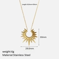 Collana con ciondolo a sole dorato in acciaio inossidabile con dettagli su dimensioni - Acciaio inossidabile / Forma di Sole Radiante-Oro / 6g