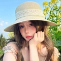 Detailed close-up of straw sun hat featuring elegant white lace trim on the brim - Beige Ribbon Lace Straw Hat (D-575)