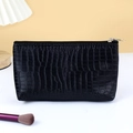Borsa cosmetica nera con motivo a coccodrillo per donna, capiente e quadrata - Pochette Piccola Motivo Pietra Nera / Piccolo