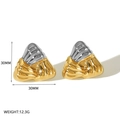 Detailansicht der quadratischen Ohrstecker in 18k Gold und Silber mit 30mm x 30mm Größe - Zweifarbiges Muschel-Radialmuster-Stil (TE6888-M)