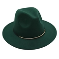 Détail du chapeau Fedora en laine vert foncé avec décoration métallique dorée sur le bord - M (56-58cm) / Vert Foncé