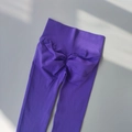 Dunkelviolette Scrunch-Butt-Leggings mit hohem Bund und nahtlosem Strick für Yoga-Training - S / Unterteile / Blau und Violett