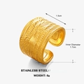 Verstellbarer breiter 18K vergoldeter Edelstahlring mit geätzter Sonnenstruktur - Breit Offen / Gold