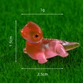 Glow-in-the-dark pink resin lizard figurine 2.5cm long for DIY micro landscapes - Luminous Small Lizard Red