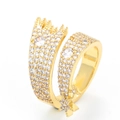 Anello dorato irregolare con stella di zirconi incastonata su sfondo bianco pulito - Taglia Unica(Regolabile) / Oro