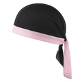 Dettaglio delle cuciture e bordo rosa a contrasto sul durag nero traspirante sportivo - Rosa + Nero