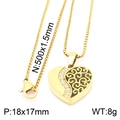 Collana con ciondolo a cuore dorato con cristalli e dettagli in filigrana - Oro (KN230636-KFC)