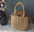 Schicke handgefertigte Stroh-Eimertasche mit Kordelzugfutter und Doppelgriffen in Beige - 20*12*17cm / Khaki