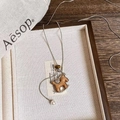 Collar retro con colgante de caballo de madera, detalles de circón y perla en cadena - Estilo Caballo de Madera con Cadena de Metal Plateado / Plata/Marrón
